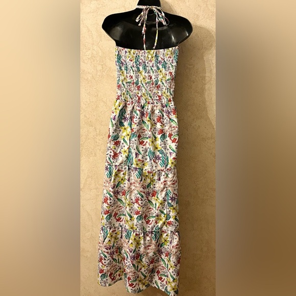 Cassee’s Ivory Floral Strapless Maxi Dress - Picture 4 of 7